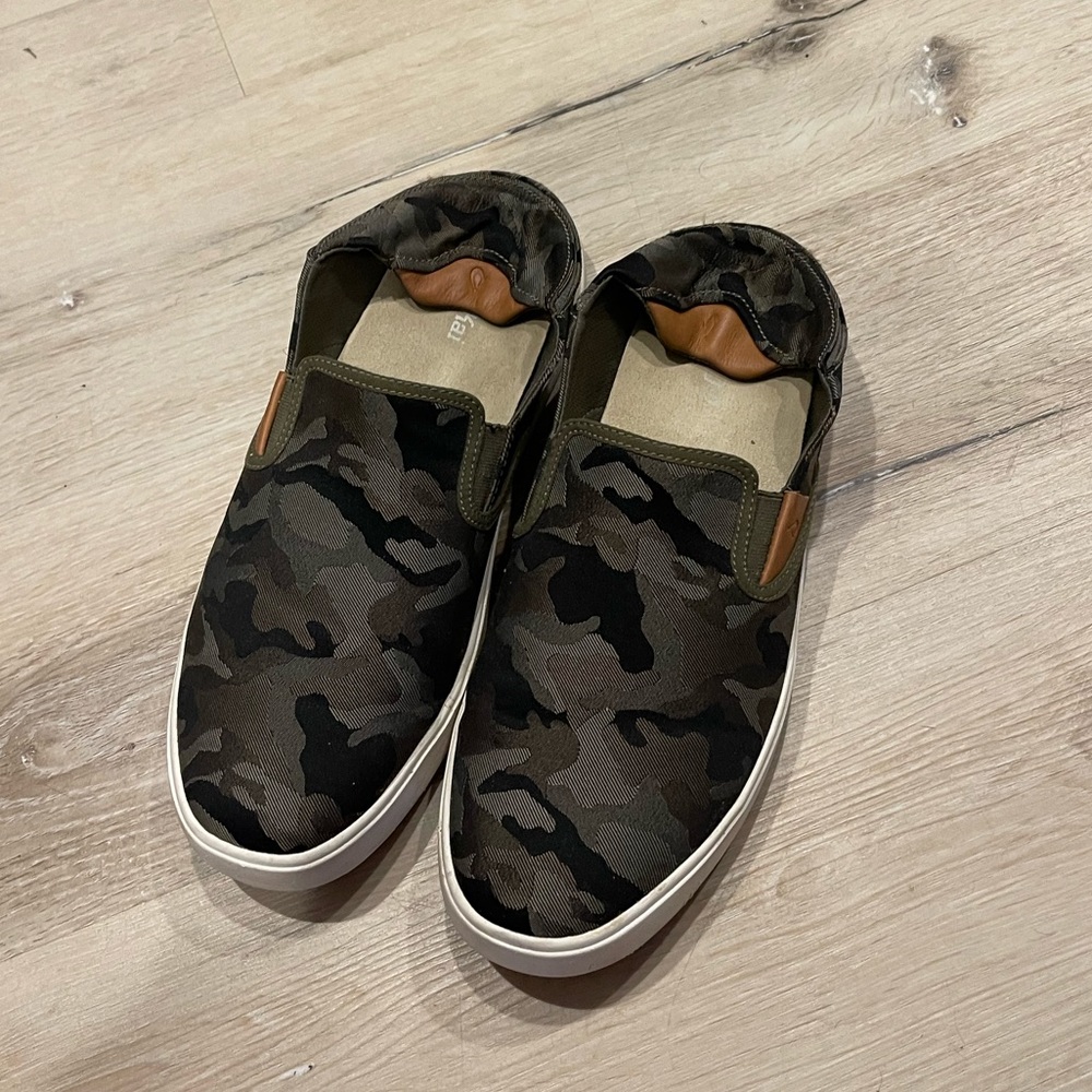 Mens Olukai shoes